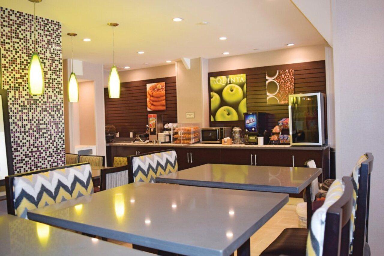 La Quinta By Wyndham New York City Central Park Bagian luar foto