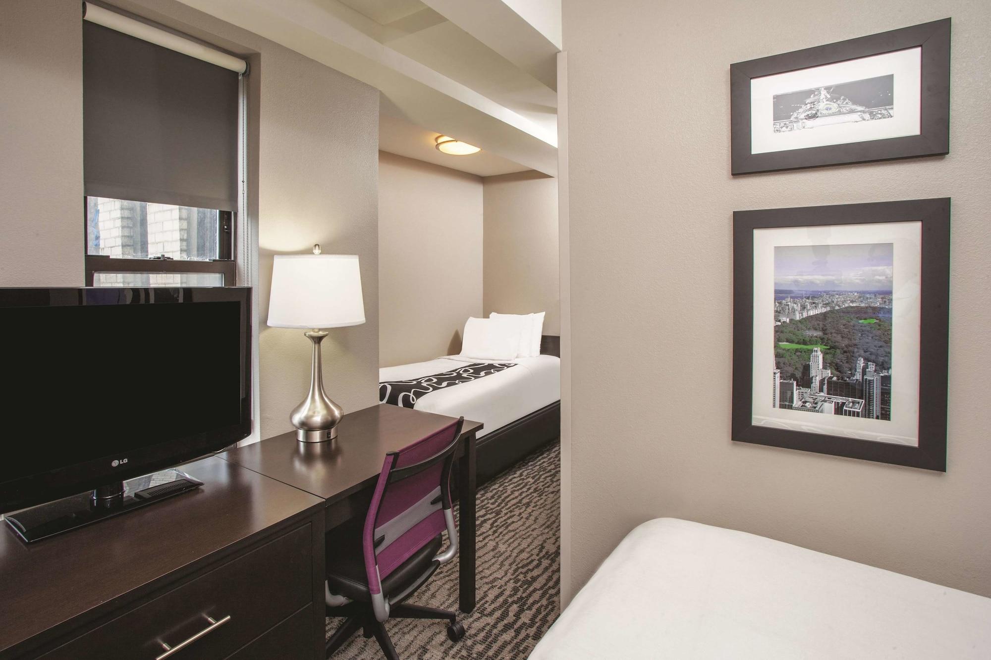 La Quinta By Wyndham New York City Central Park Bagian luar foto